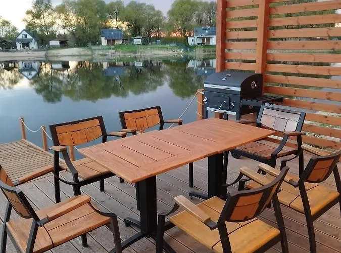 Domino - Nad Jeziorem 펜션